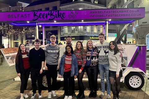 Group of students in front of Belfast Bikes
